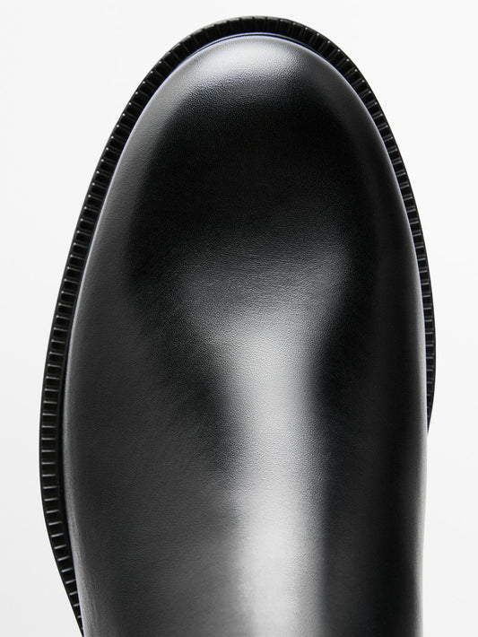 Nappa ankle boots with elastic gores