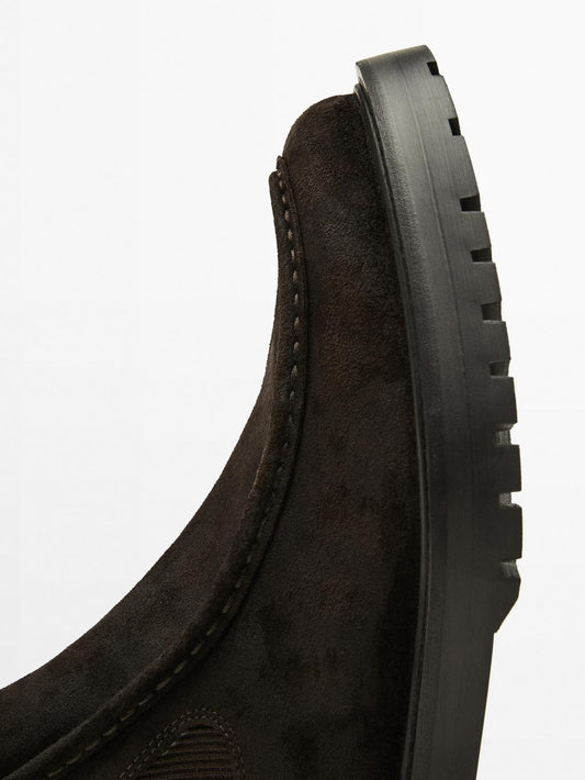 Oiled split leather Chelsea boots