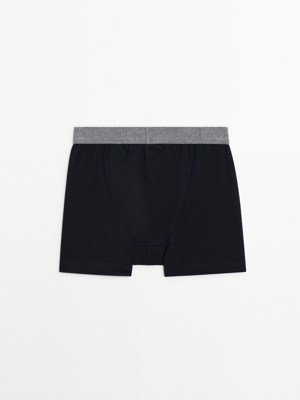 Boxers with a grey waistband
