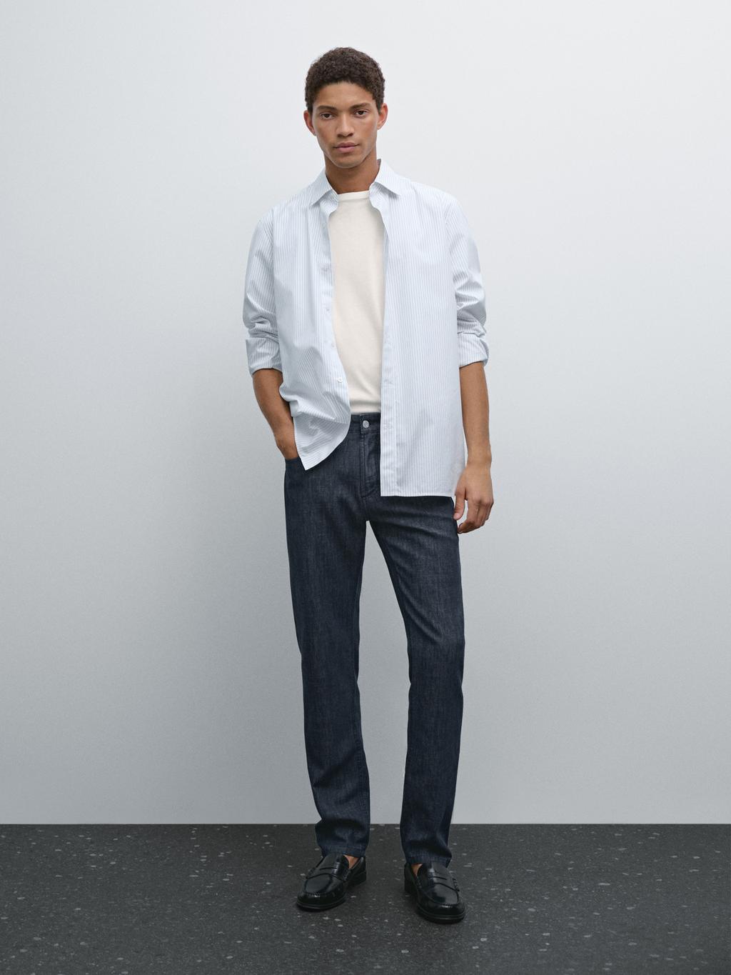 Lightweight tapered fit jeans