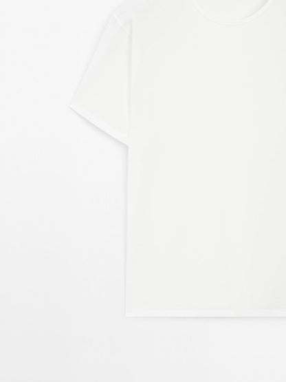 100% cotton lightweight T-shirt