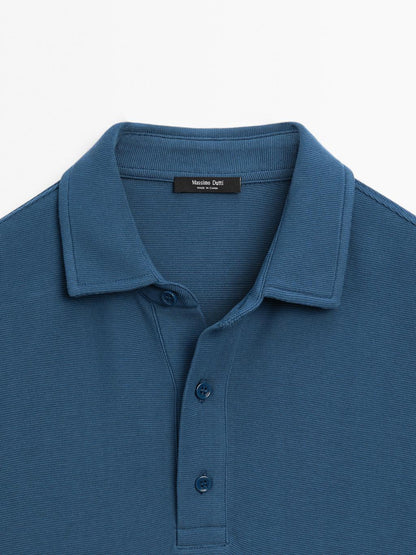 Textured short sleeve polo shirt