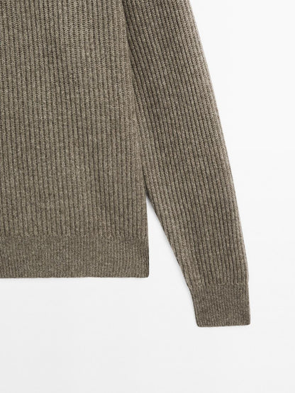 Ribbed knit wool and cashmere sweater