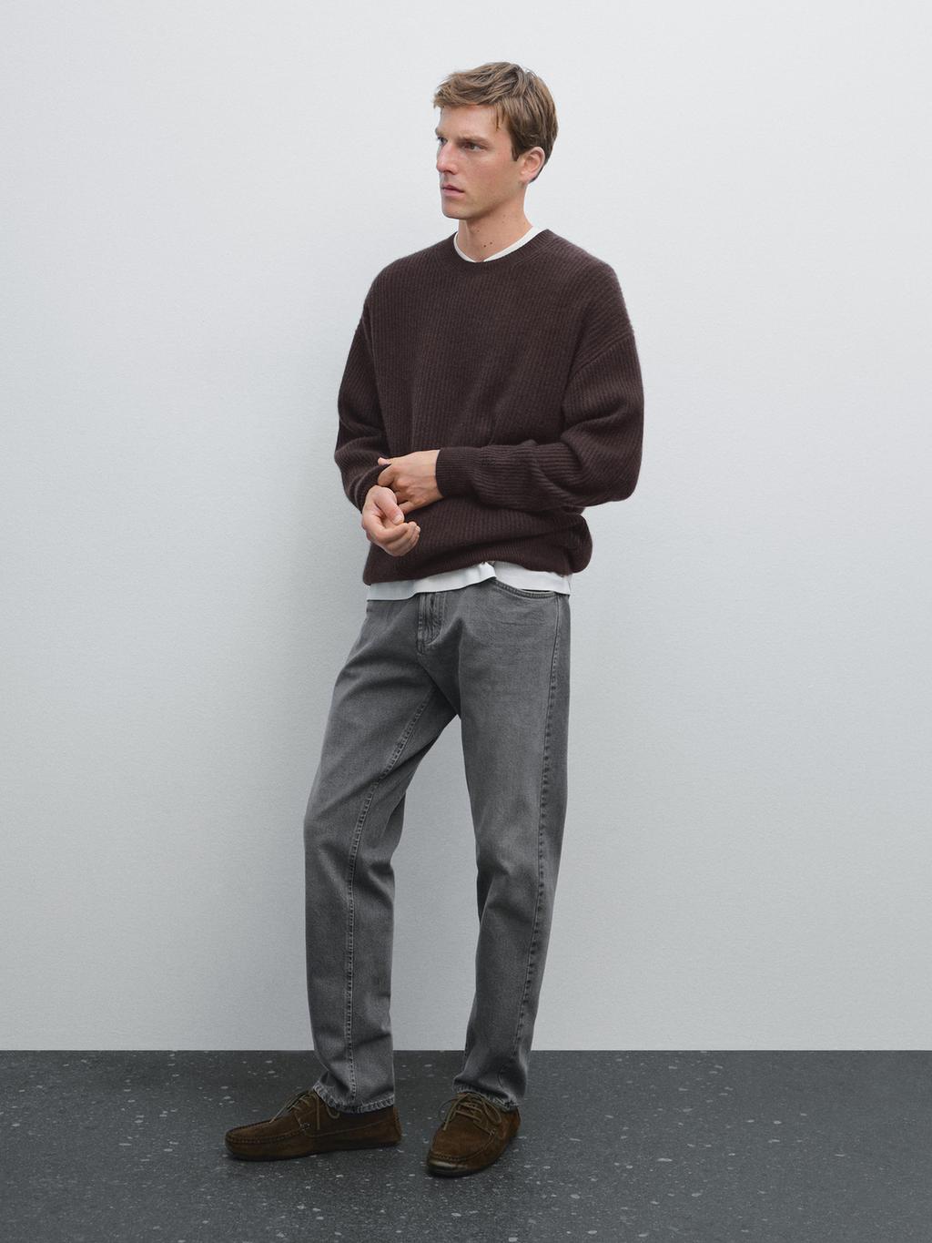 Ribbed knit wool and cashmere sweater