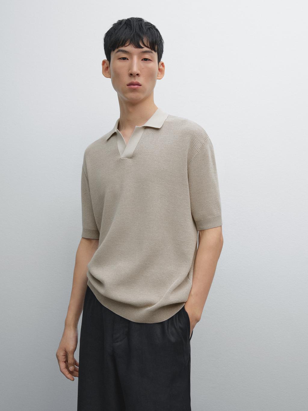 Textured knit V-neck polo shirt