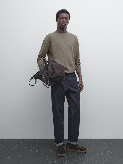 Crew neck knit sweater