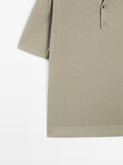 Short sleeve knit polo shirt