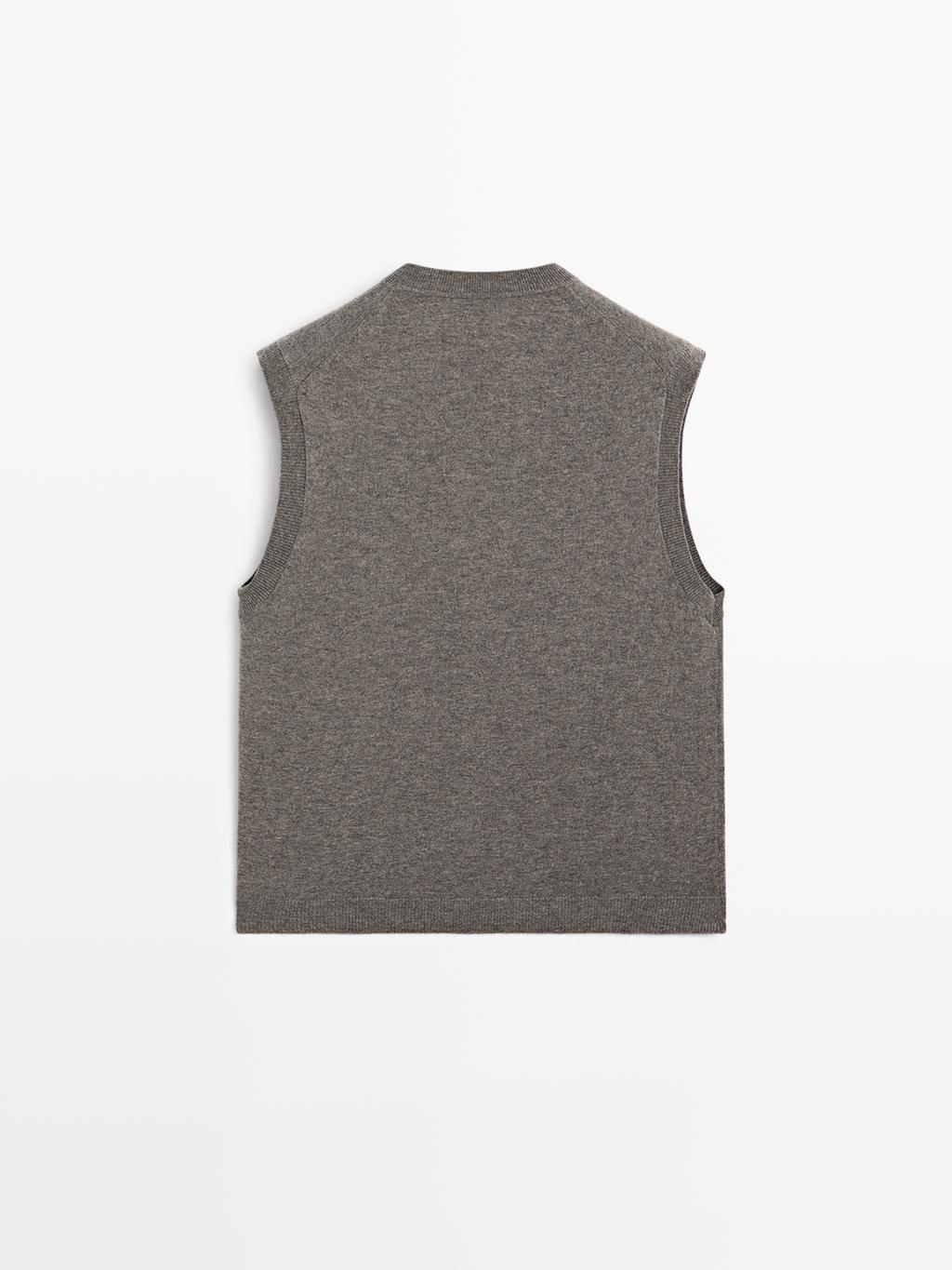 Wool blend V-neck vest
