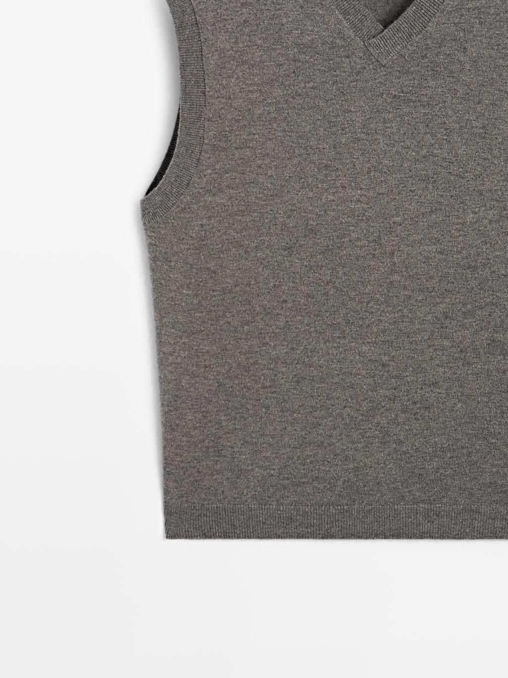 Wool blend V-neck vest