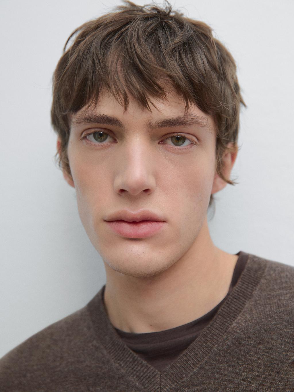 Wool blend knit V-neck sweater