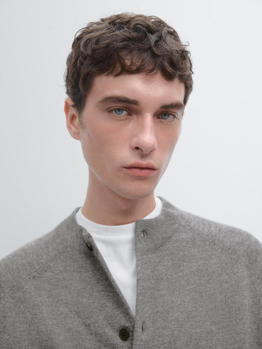 Knit cardigan with raglan sleeves