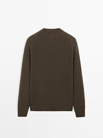 Crew neck ribbed sweater