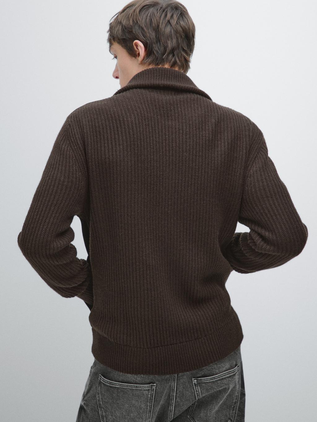 Contrast mock neck jacket