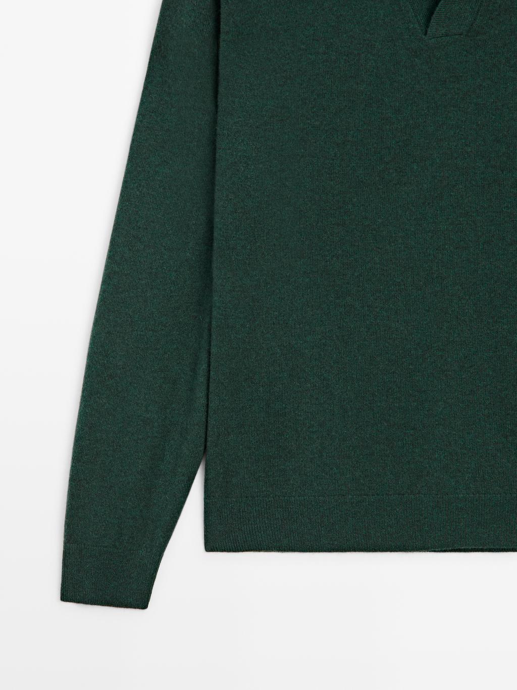 100% wool V-neck knit polo sweater