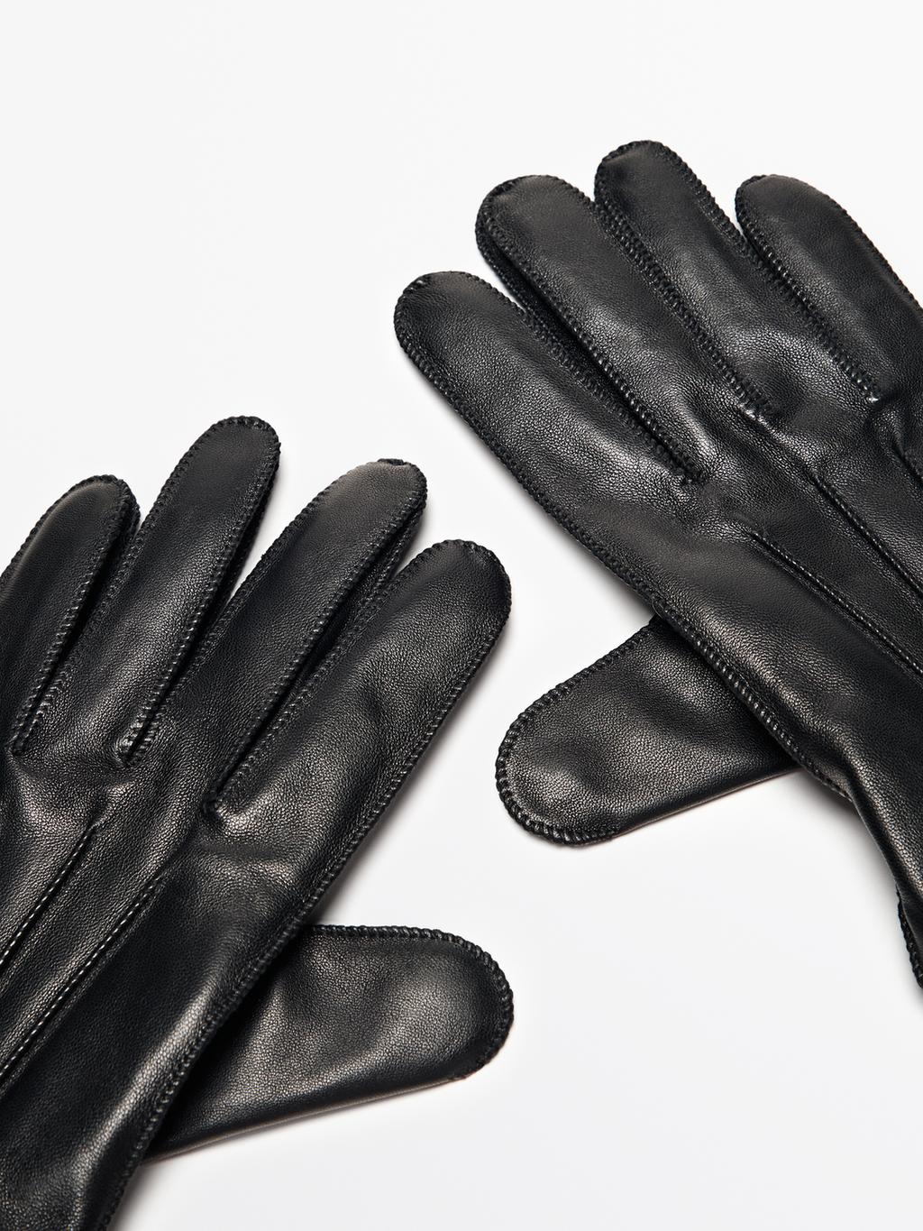 Leather gloves with nappa finish