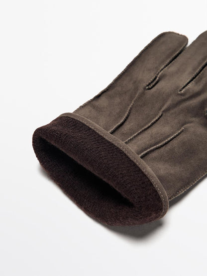 Goatskin gloves with suede finish