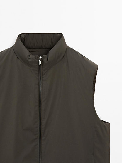 Water-repellent reversible down blend gilet