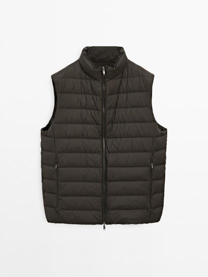 Water-repellent reversible down blend gilet