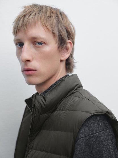 Water-repellent reversible down blend gilet