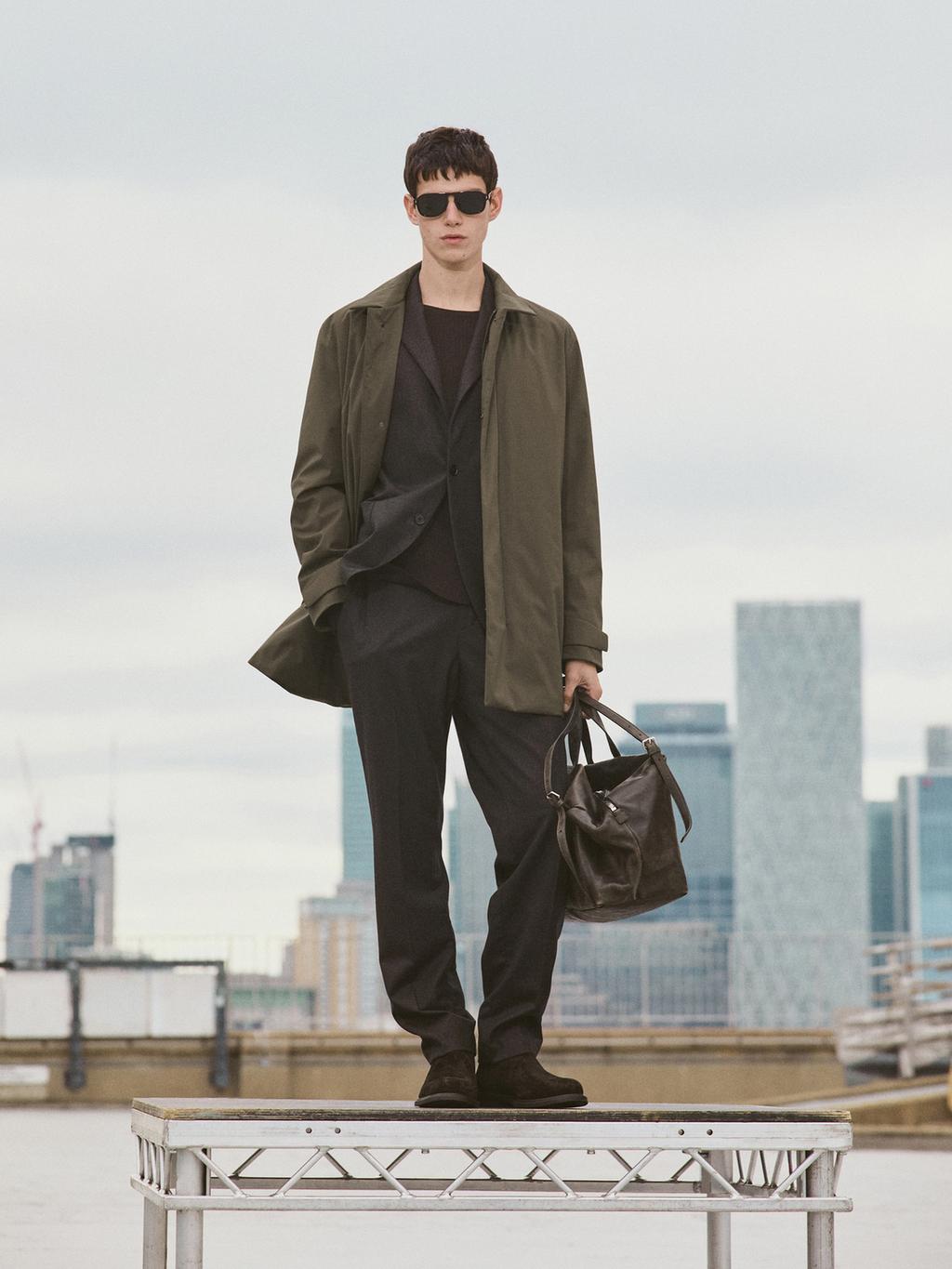 Water-repellent and windproof parka