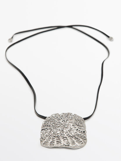 Textured medallion necklace