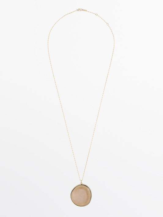 Necklace with translucent stone pendant