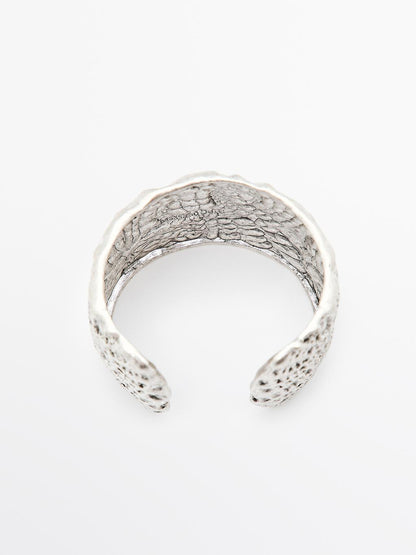 Textured metal bangle