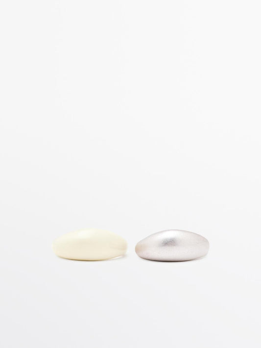 Pack of enamelled rings