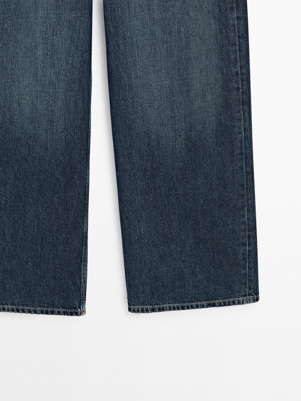 High-waist wide-leg jeans with pockets