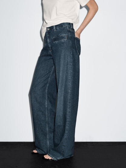 High-waist wide-leg jeans with pockets