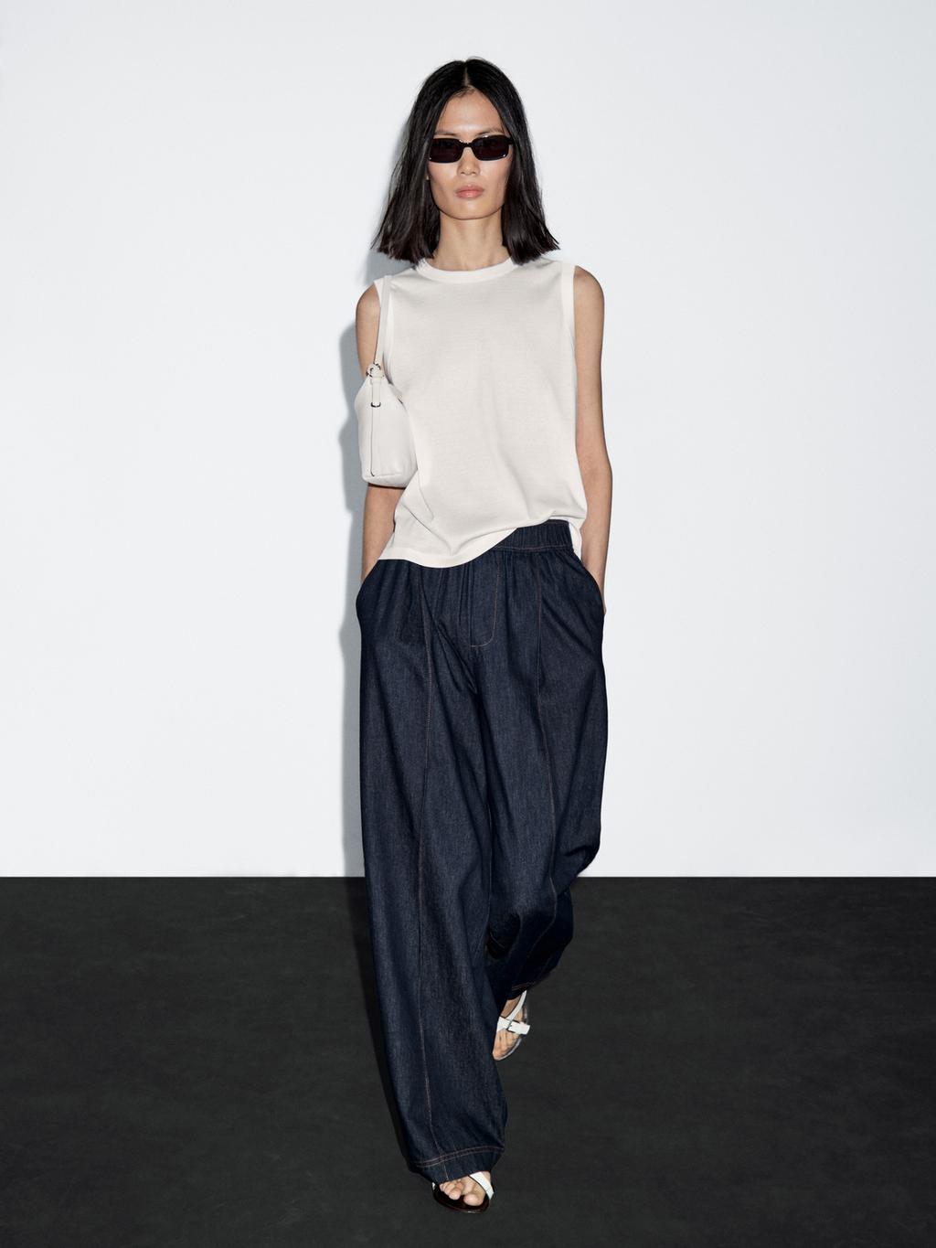 Flowing cotton blend jeans