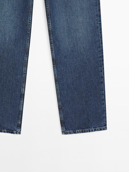 Mid-rise straight-leg jeans