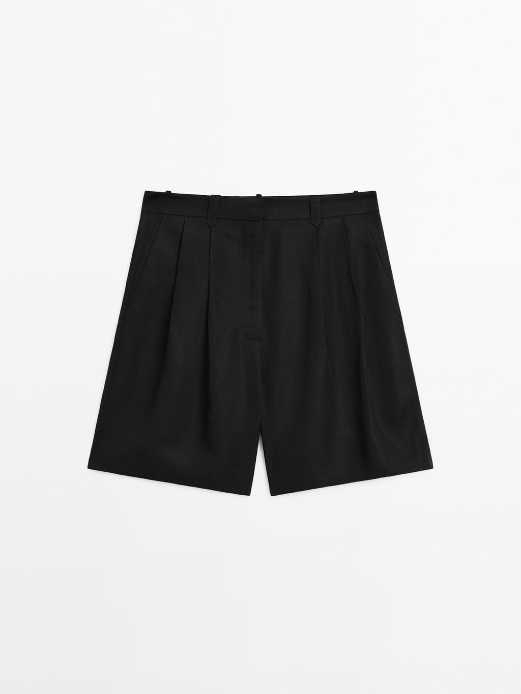 Pleated Bermuda shorts