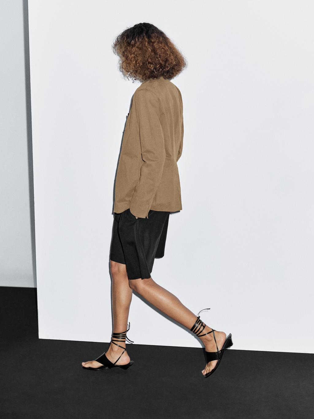 Pleated Bermuda shorts