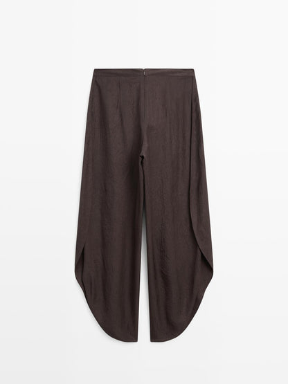 Flowing split hem trousers
