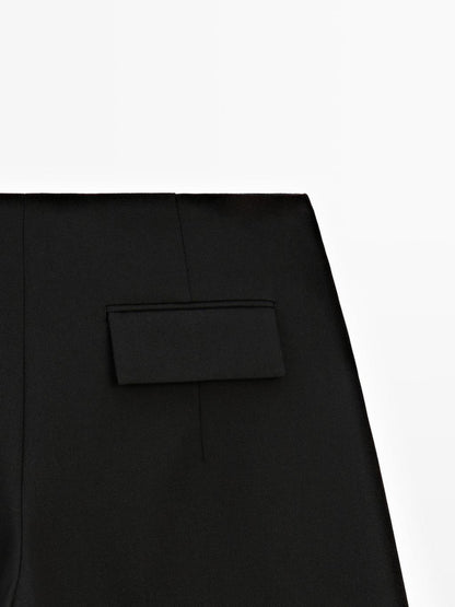 Wide-leg trousers with darts