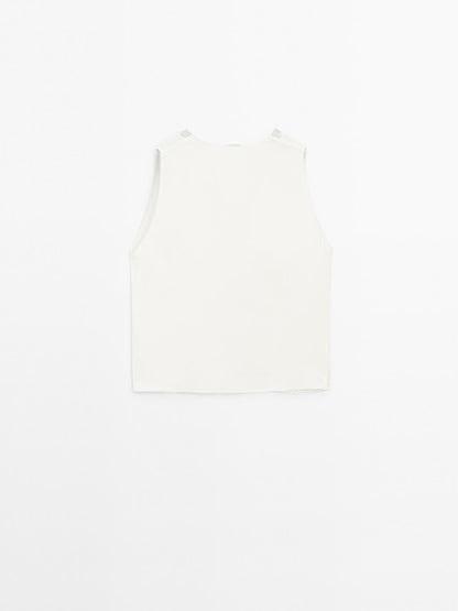 Flowing blouse with lace detail