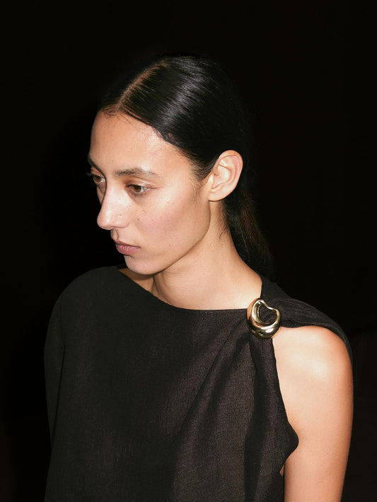 Linen blend blouse with brooch detail