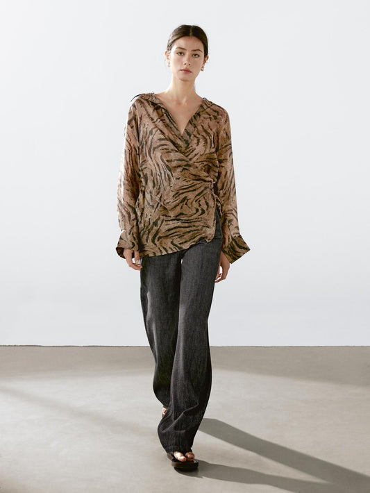 Flowing jacquard kimono with rhinestone button