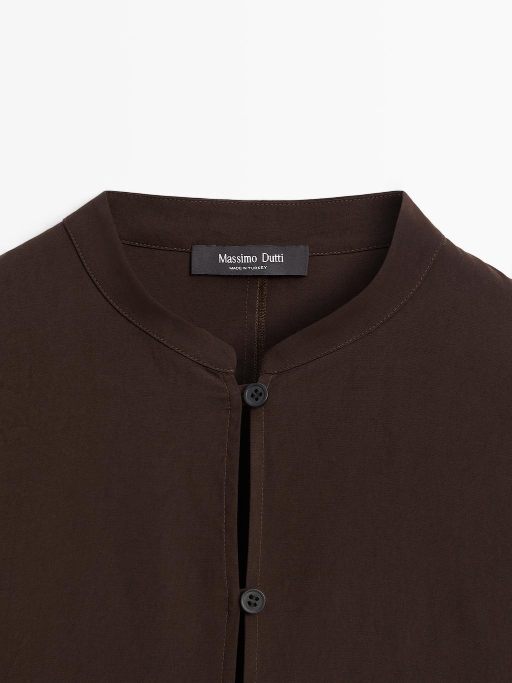 Stand collar shirt with front seam