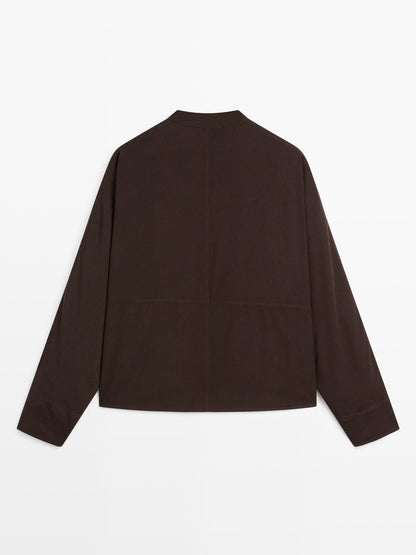 Stand collar shirt with front seam