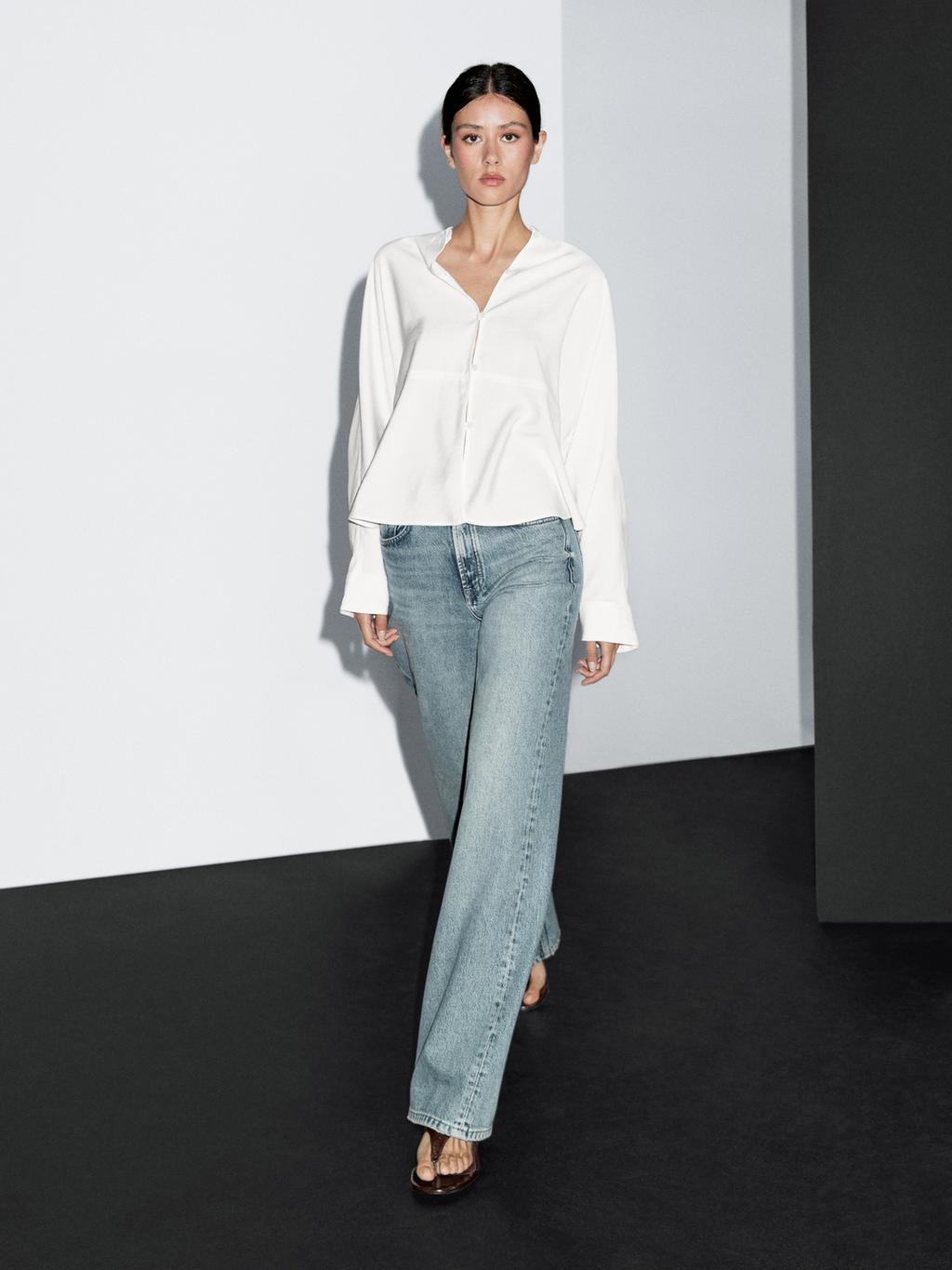 Stand collar shirt with front seam