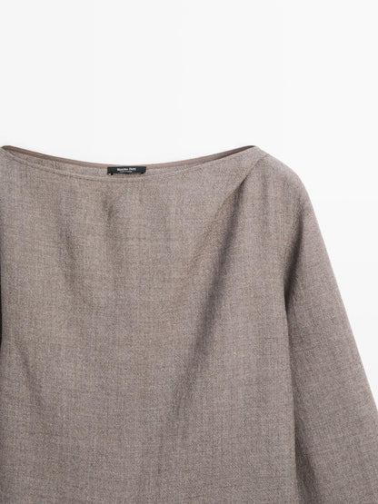 Felt texture boat neck blouse