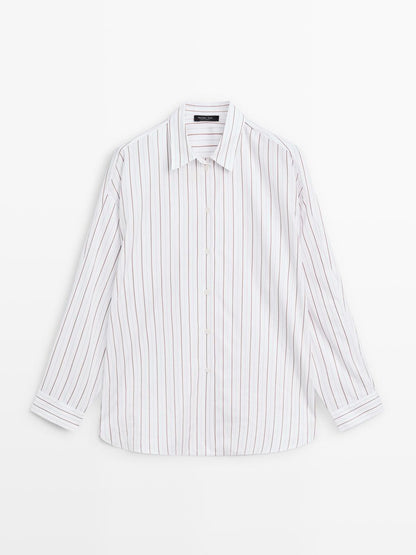 Loose-fitting striped shirt