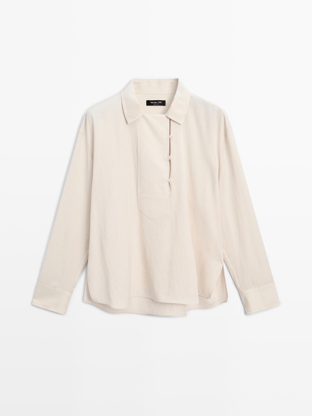 Flowing blouse with button detail
