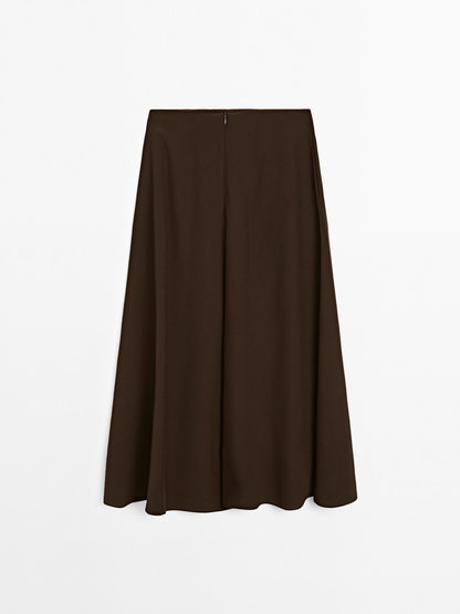 Flowing flared skirt