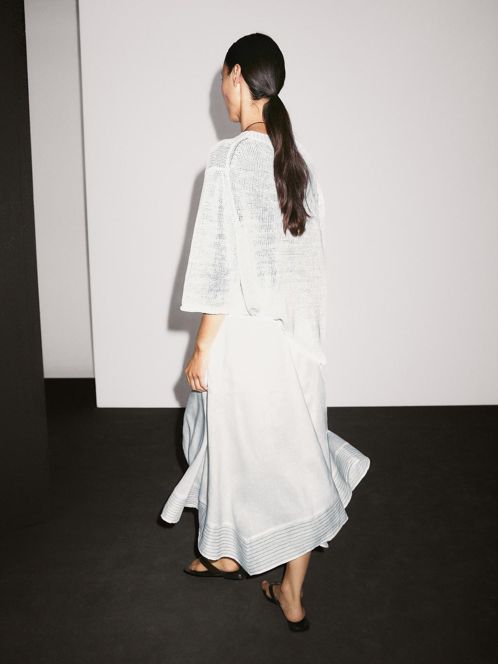 Flared linen blend skirt with seam details