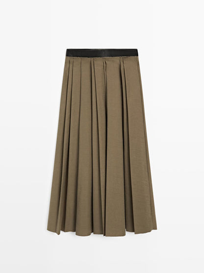 Pleated midi skirt with waist detail
