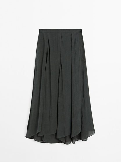 Long flowing skirt with ruffles