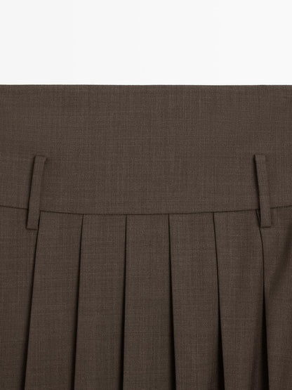 Short box pleat sash skirt